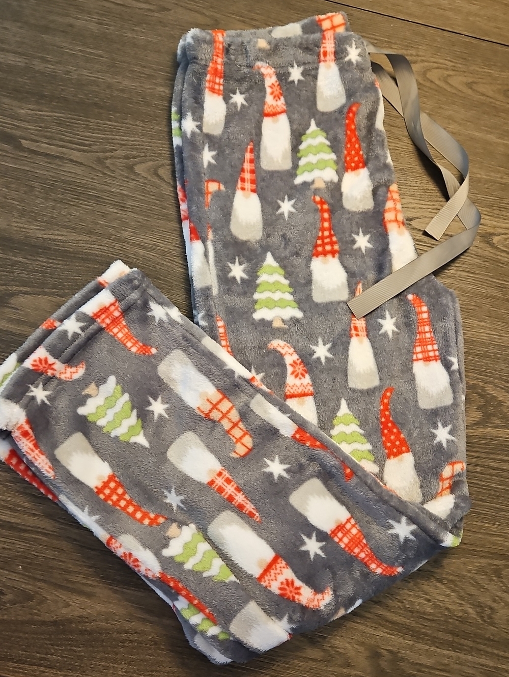 Cozy Ladies Grey Gnome Print Pajama Pants